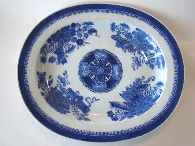 A fine early 19th century Chinese Export Porcelain "Fitzhugh" pattern serving platter